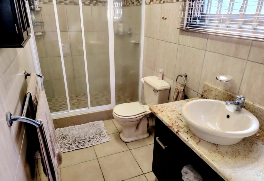4 Bedroom Property for Sale in Beacon Bay Eastern Cape